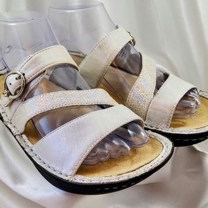 ALEGRIA CARINA WOMEN'S IRIDESCENT WHITE SANDALS, SIZE 37 (7.5), NWOT